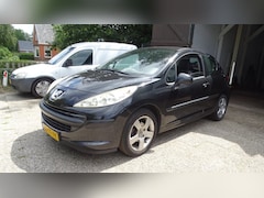 Peugeot 207 - 1.4 X-line