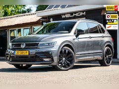 Volkswagen Tiguan - 1.5 TSI ACT Highline Business R Panoramadak I Trekhaak I NL Auto I NAP I Dynaudio I Adapti