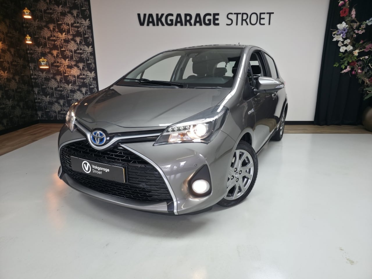 Toyota Yaris - 1.5 Hybrid Dyn.| voll.deal.oh.+ bkje | leer | keyless | jaarbrt - AutoWereld.nl