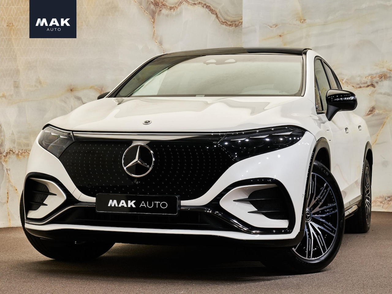Mercedes-Benz EQS SUV - 450+ AMG Line , pano, Burmester,  luchtv., tr.haak, 4W-best., hyperscreen, keyless - AutoWereld.nl