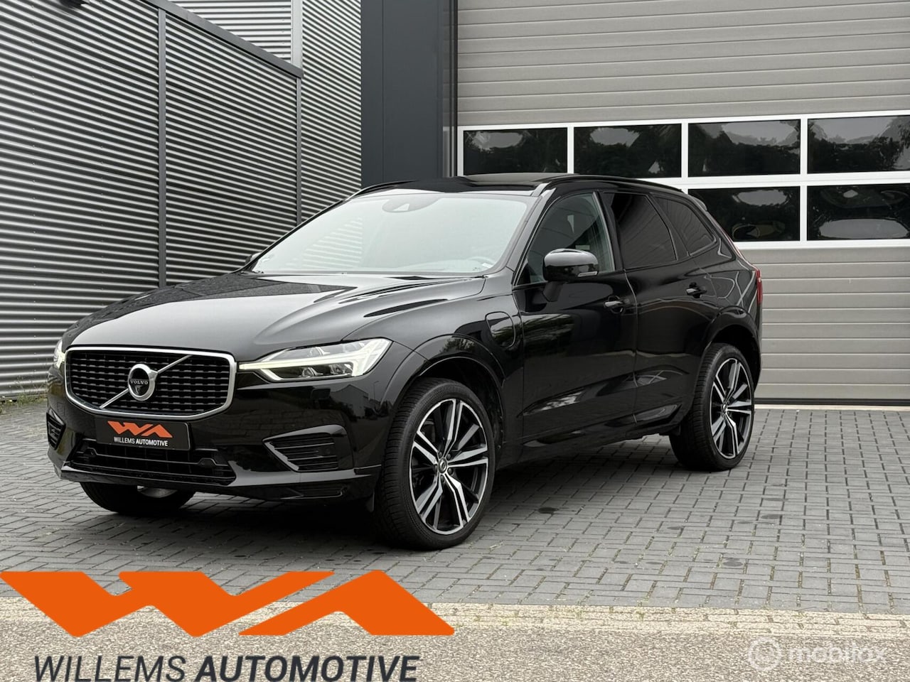 Volvo XC60 - 2.0 Recharge T8 AWD R-Design Pano|Luchtv|H&K|21' - AutoWereld.nl