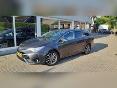 Toyota Avensis Touring Sports - 1.8 VVT-i Dynamic Automaat/Trekhaak/Cruise-control/Camera