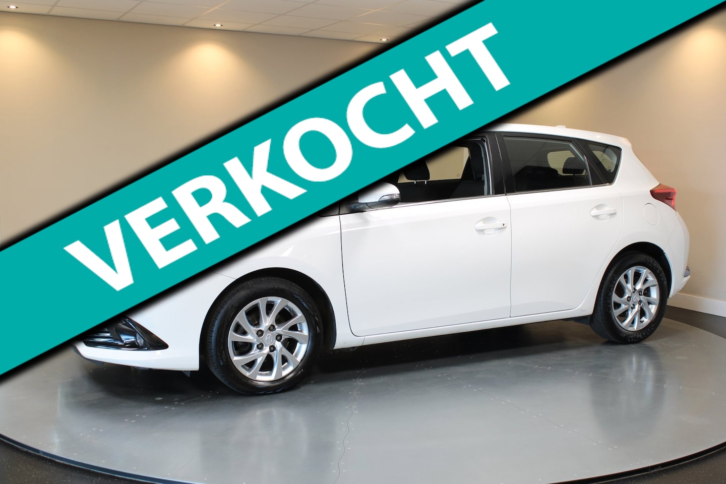 Toyota Auris - 1.2T Aspiration Limited *2de Eigenaar* Camera|Navi|Cruise|DAB|NAP - AutoWereld.nl