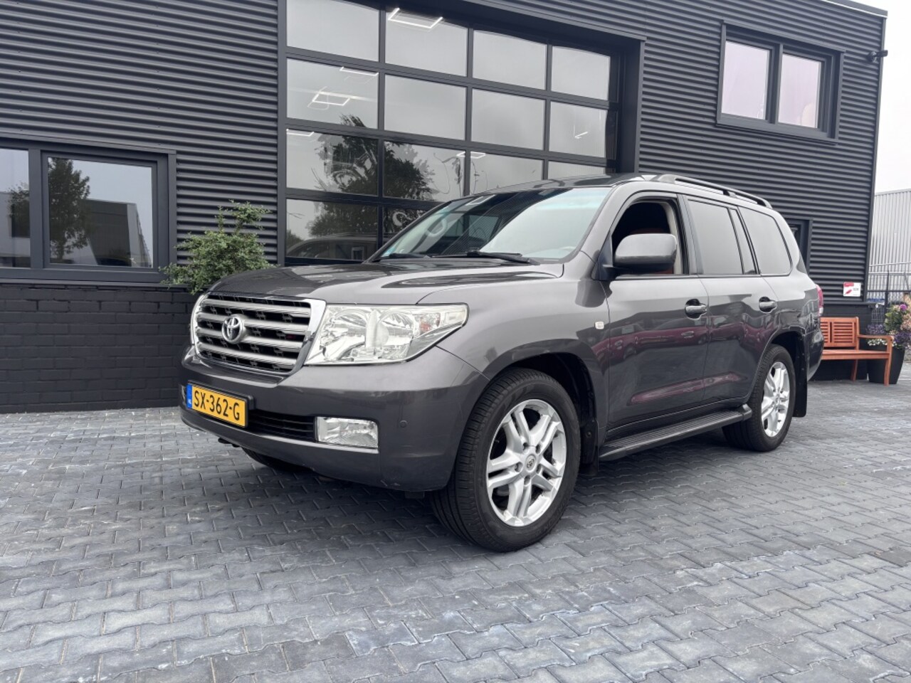 Toyota Land Cruiser V8 - 4.5 D-4D VX 5p. 4.5 D-4D VX 5p. - AutoWereld.nl