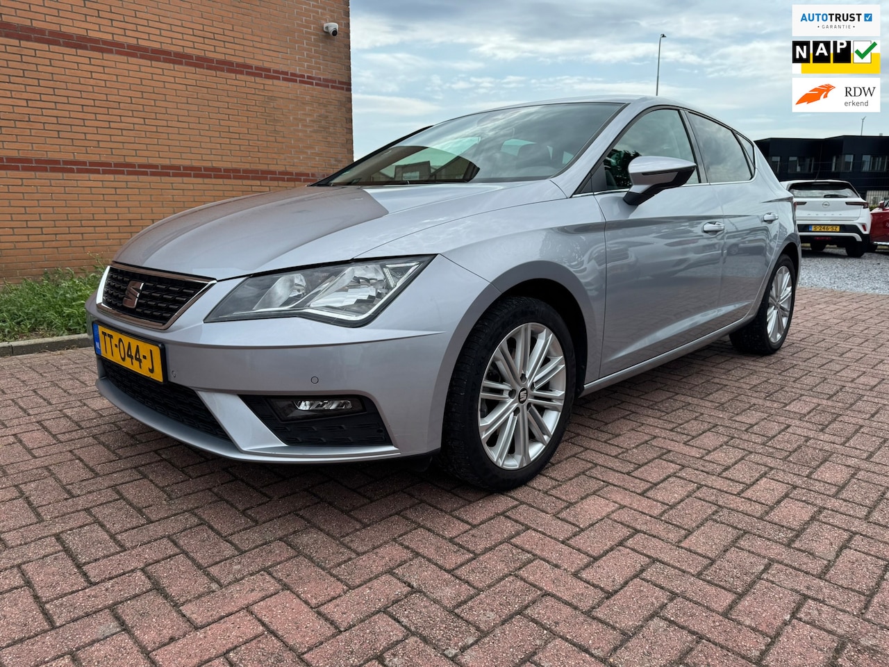 SEAT Leon - 1.5 TSI Xcellence Business Intense 1.5 TSI Xcellence Business Intense, Digitaal Dashboard, Apple Carplay, PDC V+A - AutoWereld.nl