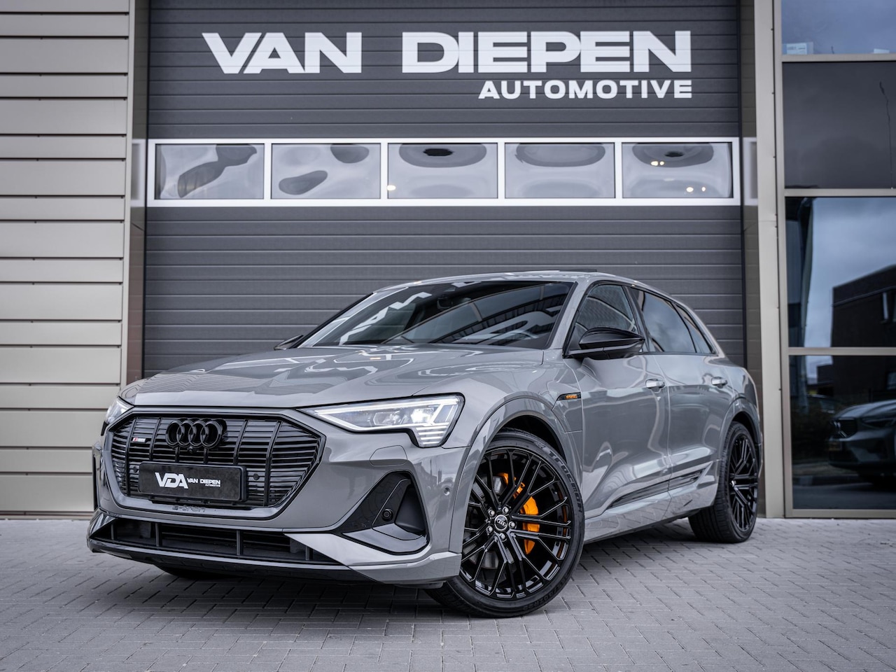 Audi e-tron - 55 quattro S edition 95 kWh - 3x S-Line l Chronos l Pano l Trekhaak l B&O - AutoWereld.nl
