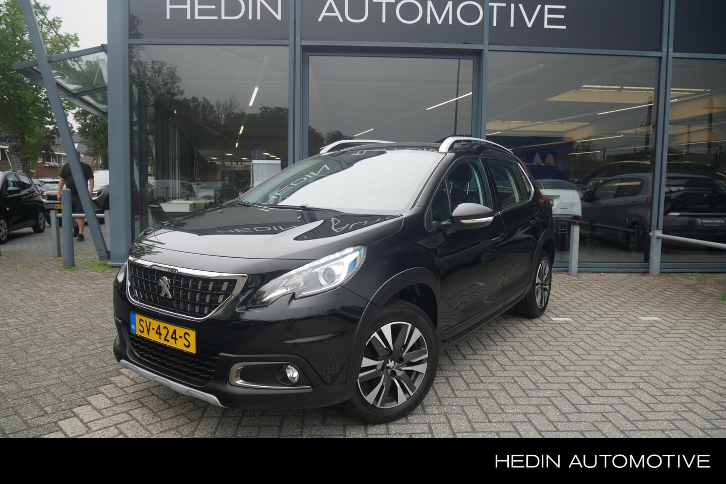 Peugeot 2008 - 1.2 Allure | Trekhaak | Navigatie | Apple Carplay/Android Auto | PDC Achter | LMV 17'' | - AutoWereld.nl