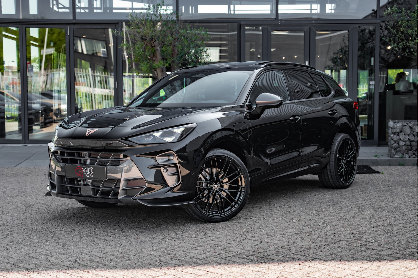 CUPRA Terramar - 1.5 TSI e-hybrid 300pk ABT Aero VZ Performance | ABT HR21 Glossy Black velgen | Panoramada - AutoWereld.nl