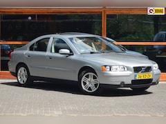 Volvo S60 - 2.0T Summum | Panoramdak | Perfect onderhouden | Benzine/LPG | Leer | Automaat | Cruise |