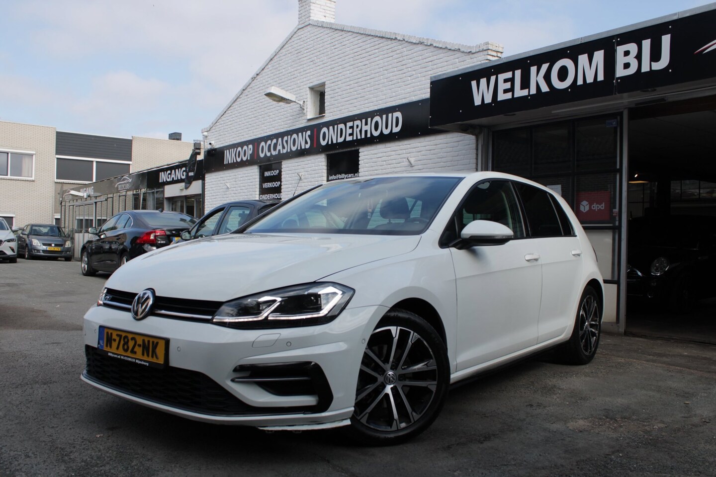 Volkswagen Golf - 1.5 TSI Highline Business R / Camera / AUTOMAAT / Acc / Navi - AutoWereld.nl