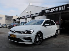 Volkswagen Golf - 1.5 TSI Highline Business R / Camera / AUTOMAAT / Acc / Navi