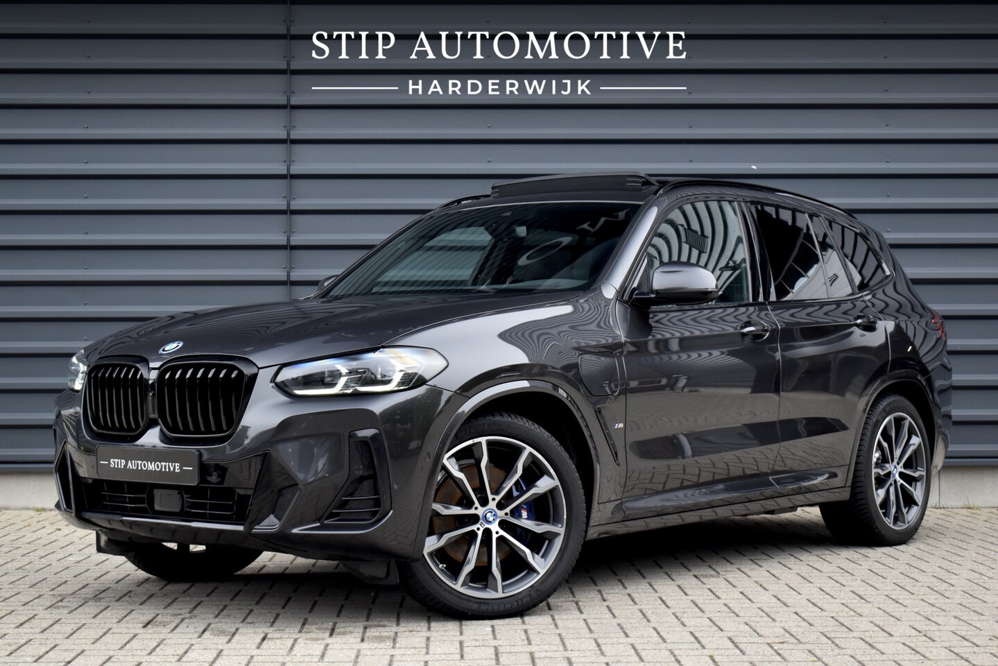 BMW X3 - xDrive30e M Sport | Pano | ACC | M-Stoelen | Harman/Kardon | Memory | Head-Up | 20'' Wiele - AutoWereld.nl