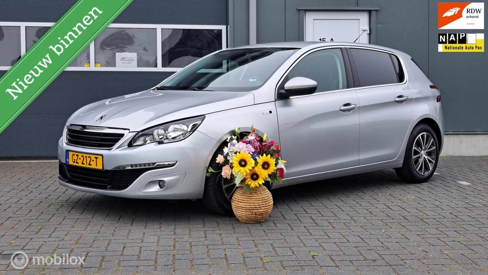 Peugeot 308 - 1.2 PureTech Style 1.2 PureTech Style - AutoWereld.nl