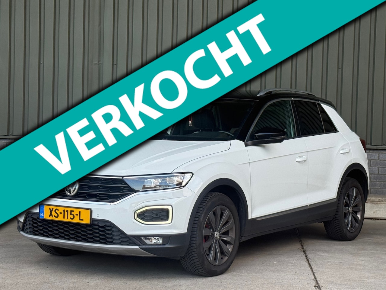 Volkswagen T-Roc - 1.5 TSI Sport / Virtual / Zwarte hemel - AutoWereld.nl