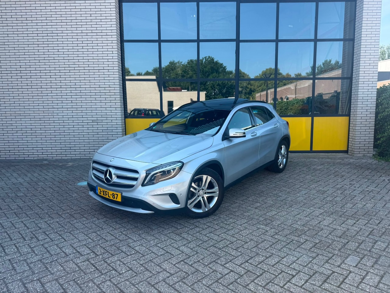Mercedes-Benz GLA-Klasse - 200 AMG Pack, Pano dak, Xenon, Stoelverwarming - AutoWereld.nl