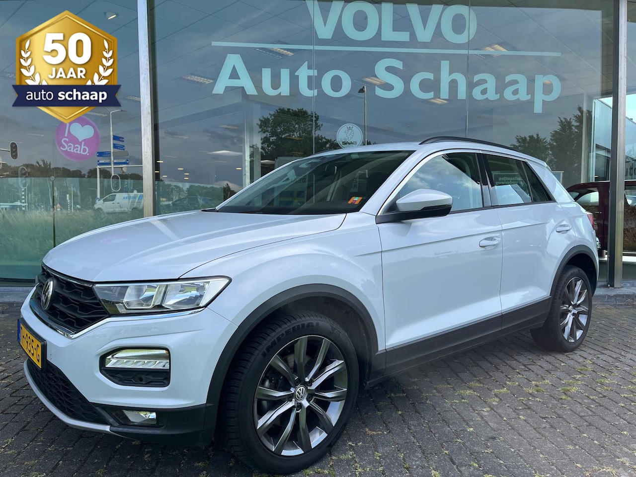 Volkswagen T-Roc - 1.5 TSI Style | Rijklaar incl garantie | Parkeersensoren voor en achter 18 inch Carplay - AutoWereld.nl