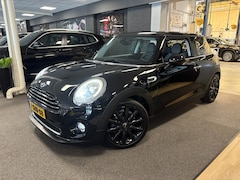 MINI 3-Deurs - 1.5 Cooper First Born Edition / navi / cruisc / pdc / media / boeken