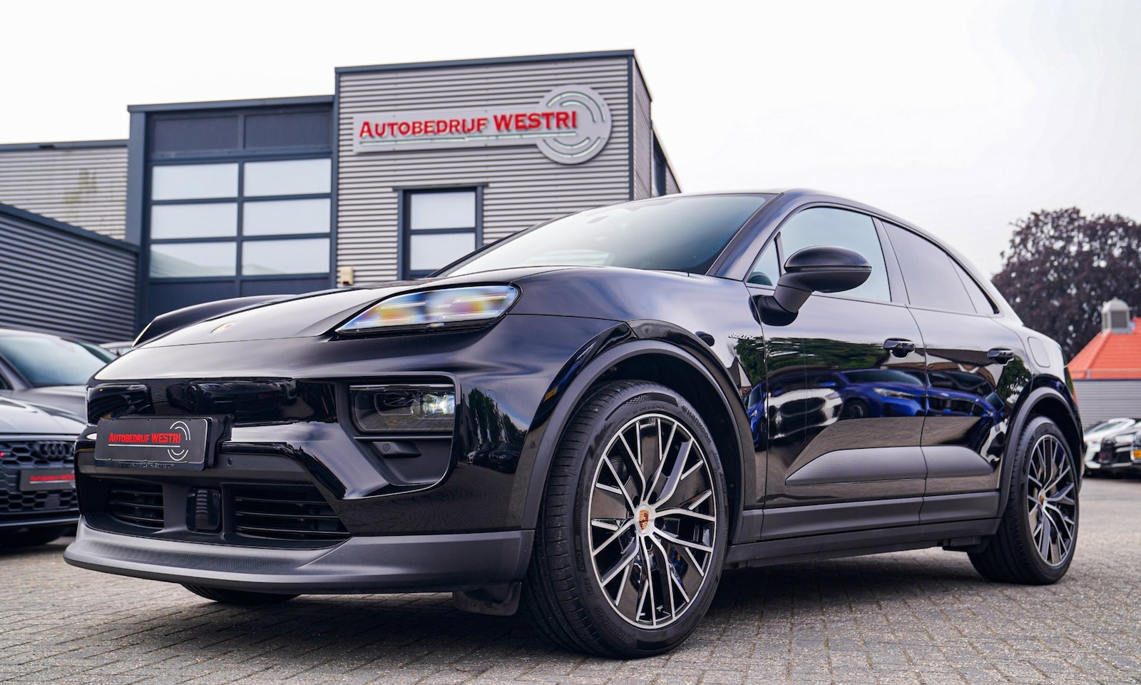 Porsche Macan - 100 kWh | Camera | Panorama Dak | Groen Leder Interieur | Luchtvering | Stuurwielverwarmin - AutoWereld.nl