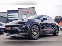 Porsche Macan - 100 kWh | Camera | Panorama Dak | Groen Leder Interieur | Luchtvering | Stuurwielverwarmin