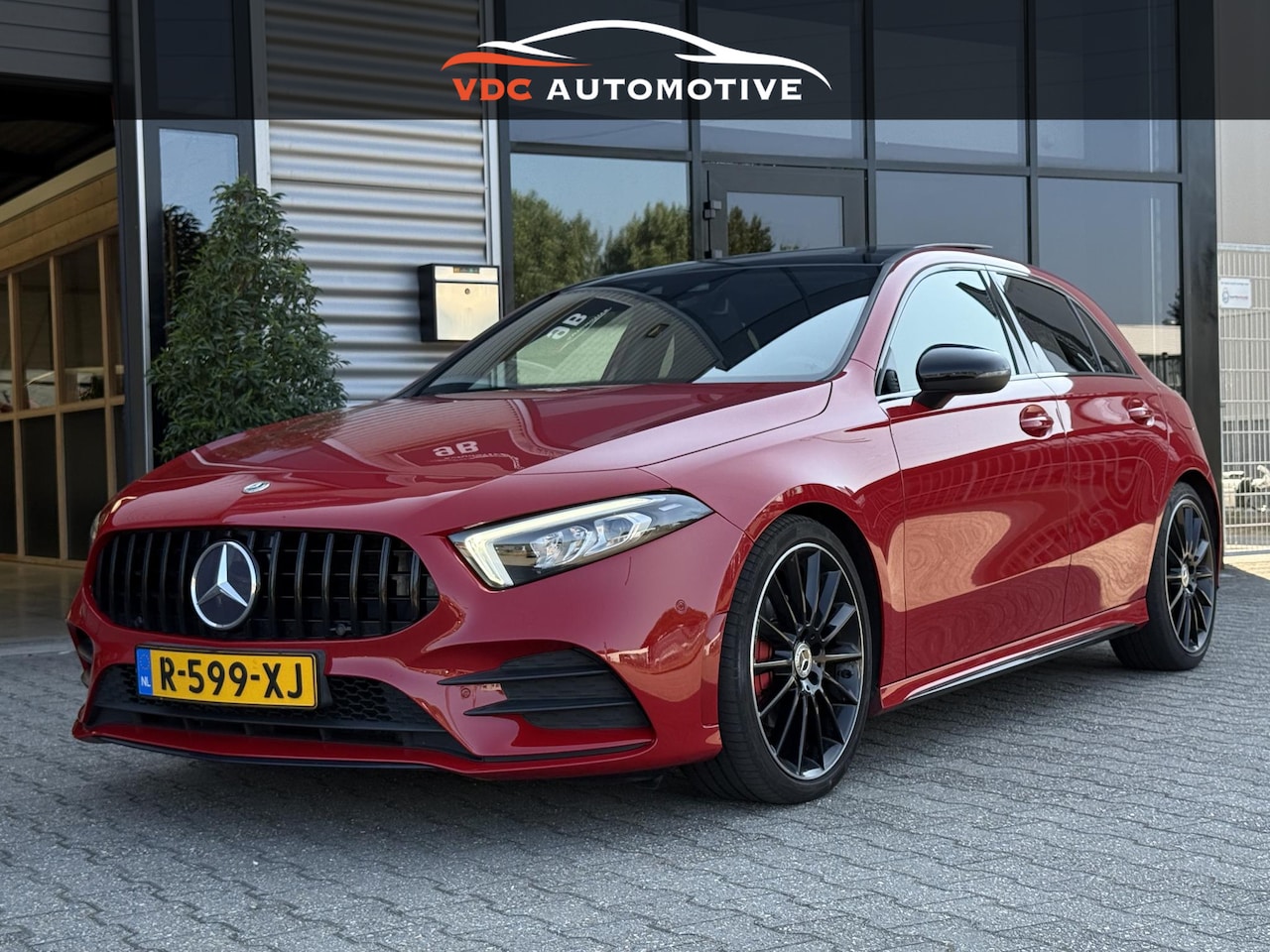 Mercedes-Benz A-klasse - 200 AMG Pano | Widescreen | Sfeerverlichting | Augmented Reality | 19" AMG | A45 Uitlaat | - AutoWereld.nl