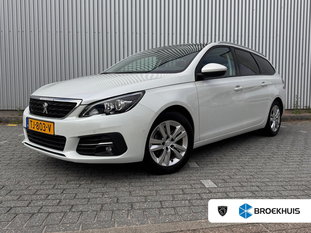 Peugeot 308 SW - 1.2 Blue Lease Executive | Trekhaak | Pannoramadak | Apple Carplay / Android auto | - AutoWereld.nl