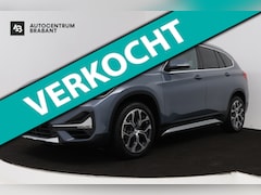 BMW X1 - SDrive20i VDL Nedcar Edition (PANORAMADAK, TREKHAAK, SFEERVERLICHTING, CAMERA, STOELVERWAR