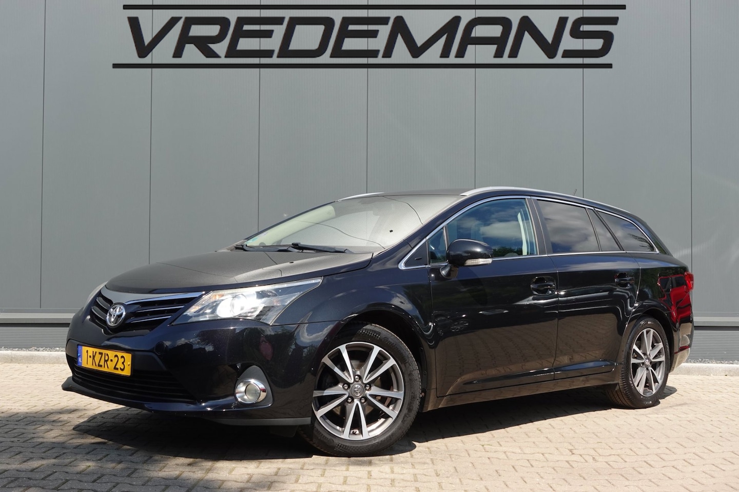 Toyota Avensis Wagon - 2.0 VVTi Dynamic Business 2.0 VVTi Dynamic Business - AutoWereld.nl