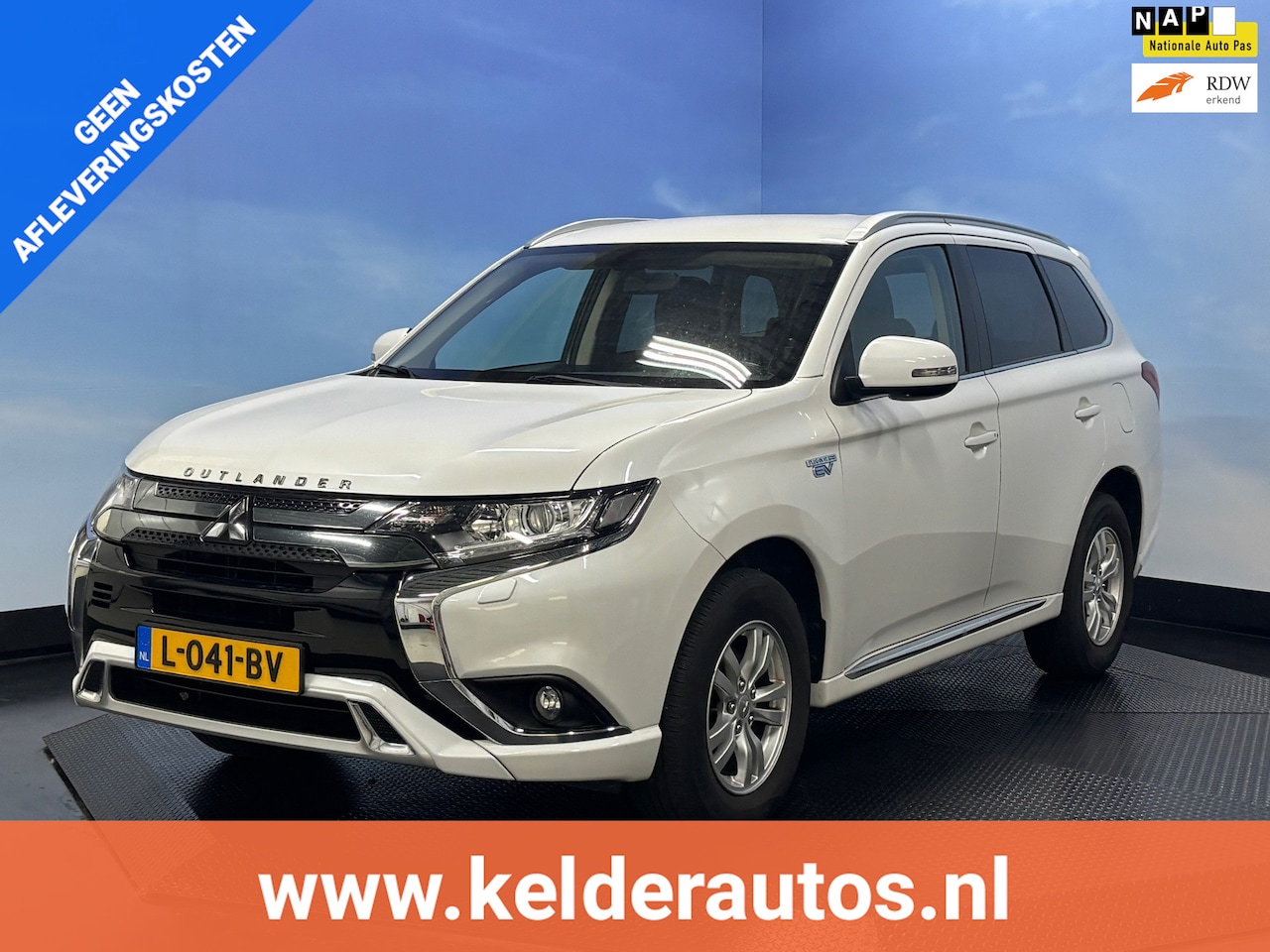 Mitsubishi Outlander - 2.4 PHEV Pure Clima | Cruise | Camera | Trekhaak - AutoWereld.nl