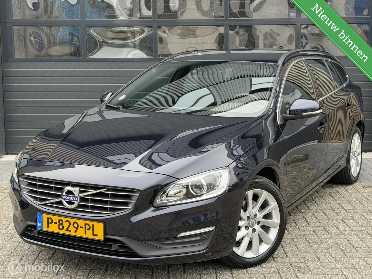Volvo V60 - 1.5 T3 Summum | Trekh | Cruise | Sensoren | Autom - AutoWereld.nl