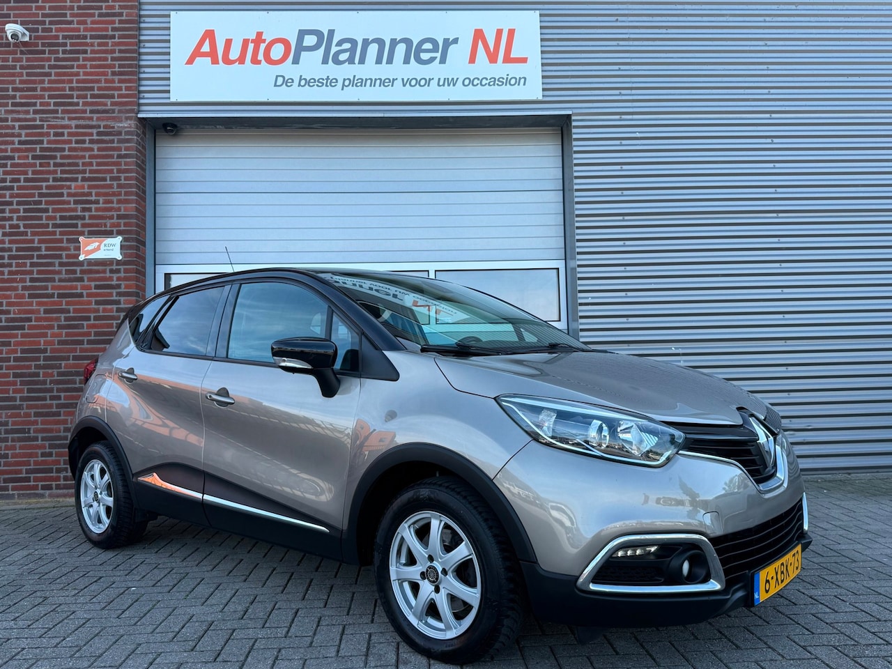 Renault Captur - 1.5 dCi Dynamique! Camera! Clima! Navi! PDC! - AutoWereld.nl