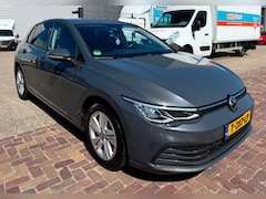 Volkswagen Golf - | 64.138 km | Adaptieve cruise control | Parkeercamera | LED | Navigatie | Clima | Carplay