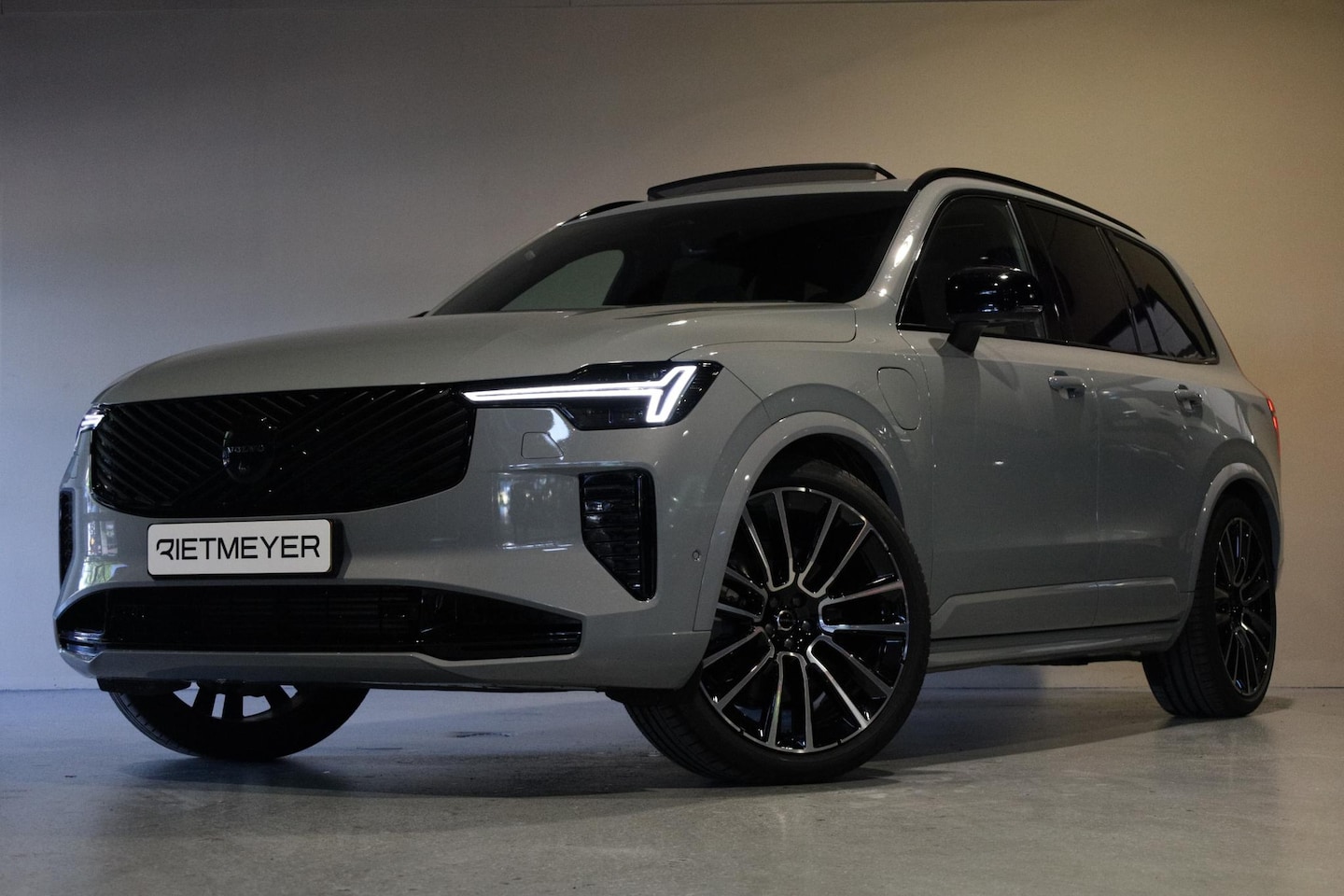 Volvo XC90 - 2.0 T8 Plug-in hybrid AWD Ultra Bright |Pano |Massage |Nappa Leder |Luchtvering - AutoWereld.nl