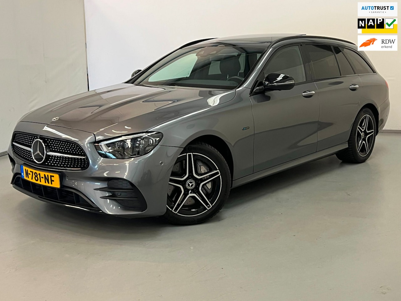 Mercedes-Benz E-klasse Estate - 300de / AMG / Pano / Burmester / Memory - AutoWereld.nl