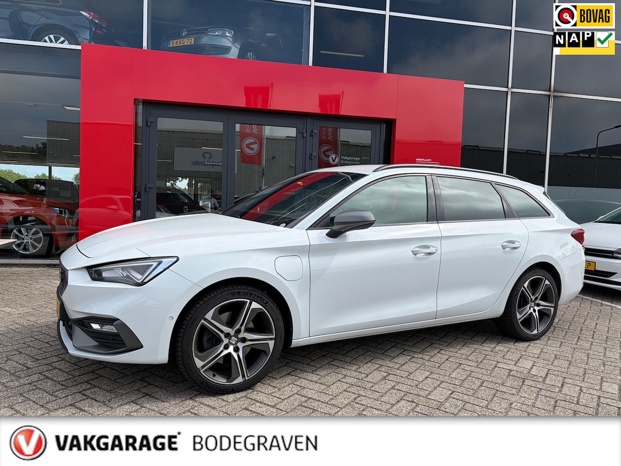 SEAT Leon Sportstourer - 1.4 TSI eHybrid PHEV FR Business Intense 1.4 TSI eHybrid PHEV FR Business Intense - AutoWereld.nl