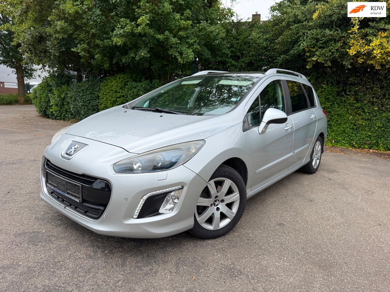 Peugeot 308 SW - 1.6 e-HDi Style | Bulgaars kenteken - AutoWereld.nl