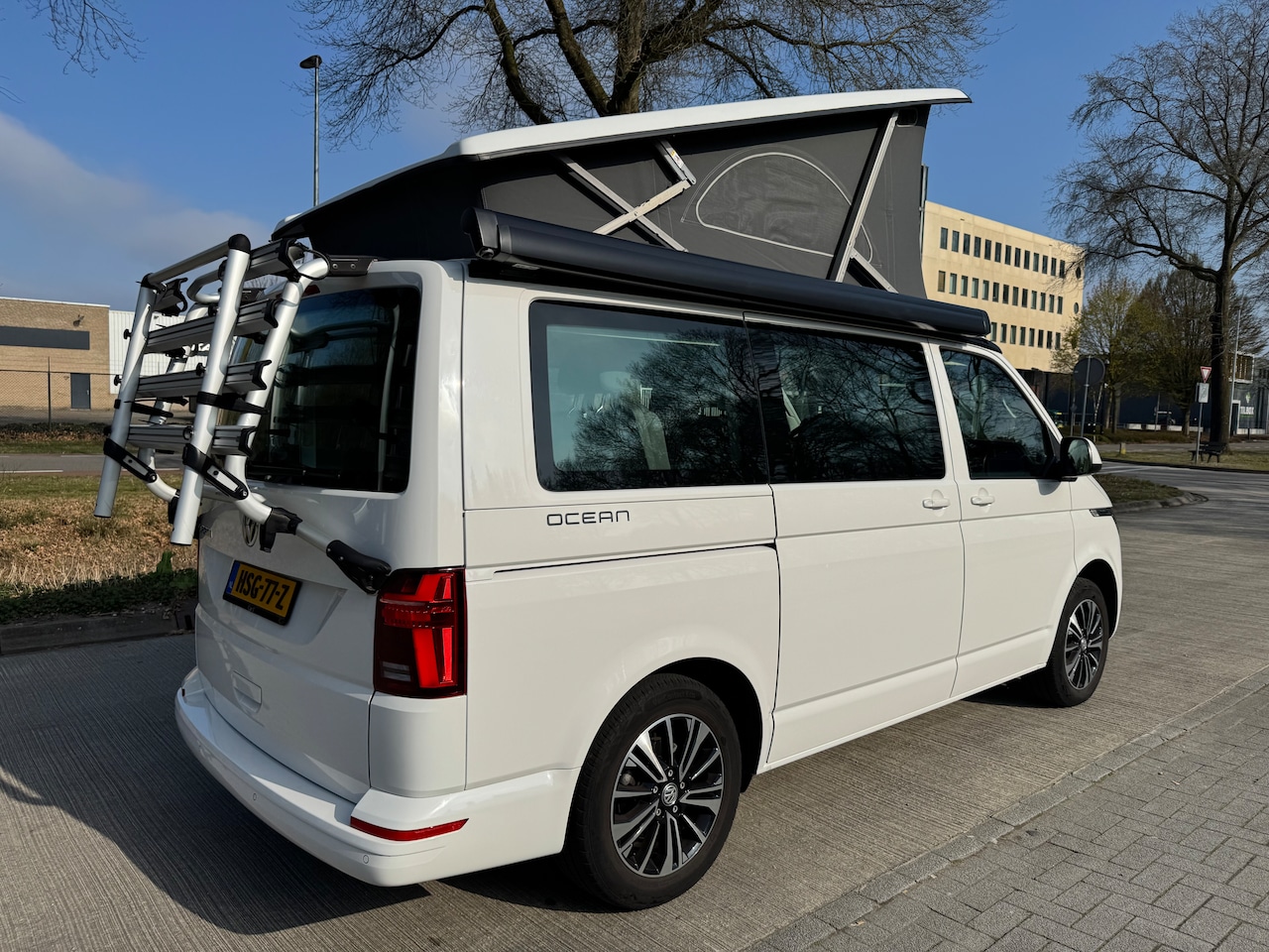 Volkswagen Transporter California - Buscamper T6.1 DSG 150PK TDI 2023 garantie - AutoWereld.nl