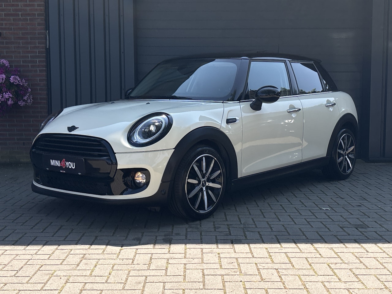 MINI 5-Deurs - 1.5 Cooper Chili - PDC - Schuif/kanteldak - - AutoWereld.nl