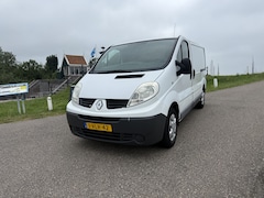 Renault Trafic - 2.0 dCi T29 L1H1 bj maart 2011/nieuwe motor 138000km/parkeersensoren achter/trekhaak