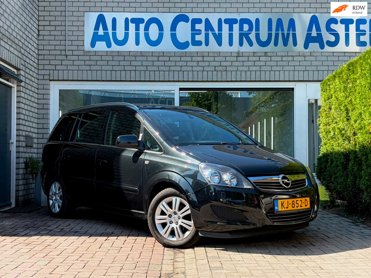 Opel Zafira - 1.6 111 years Edition 1.6 111 years Edition - AutoWereld.nl