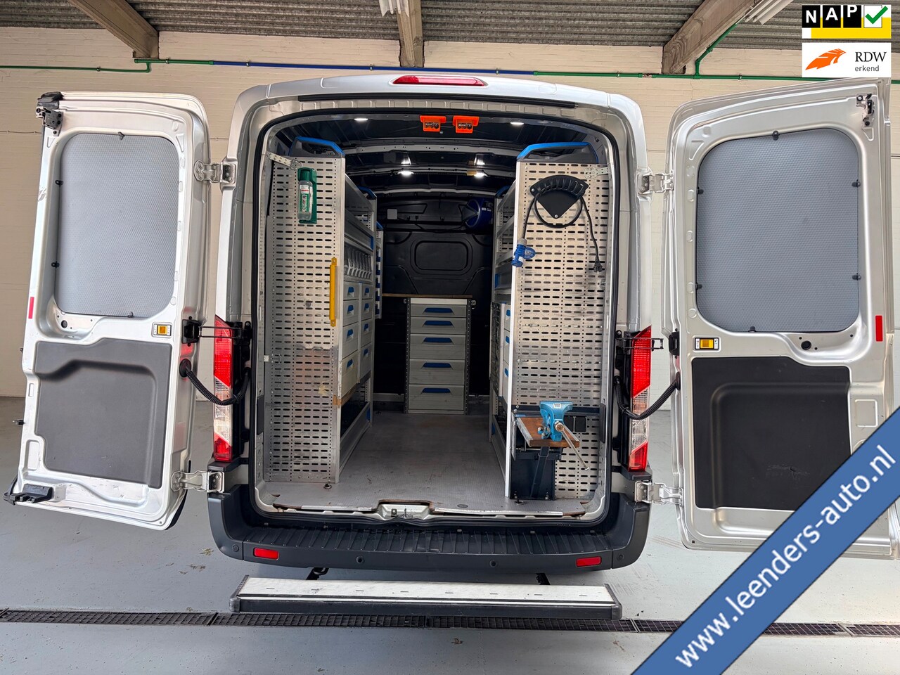 Ford Transit - Automaat Servicewagen 350 2.0 TDCI 131PK euro6 L2H2 3Persoons Trend, Sortimo werkplaats in - AutoWereld.nl