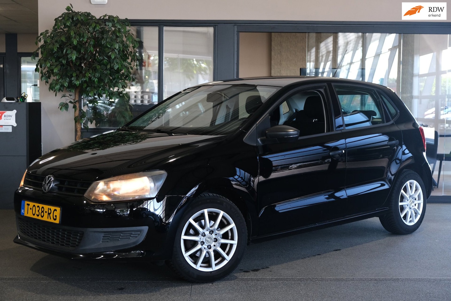 Volkswagen Polo - 1.2-12V Trendline 69PK Airco - AutoWereld.nl