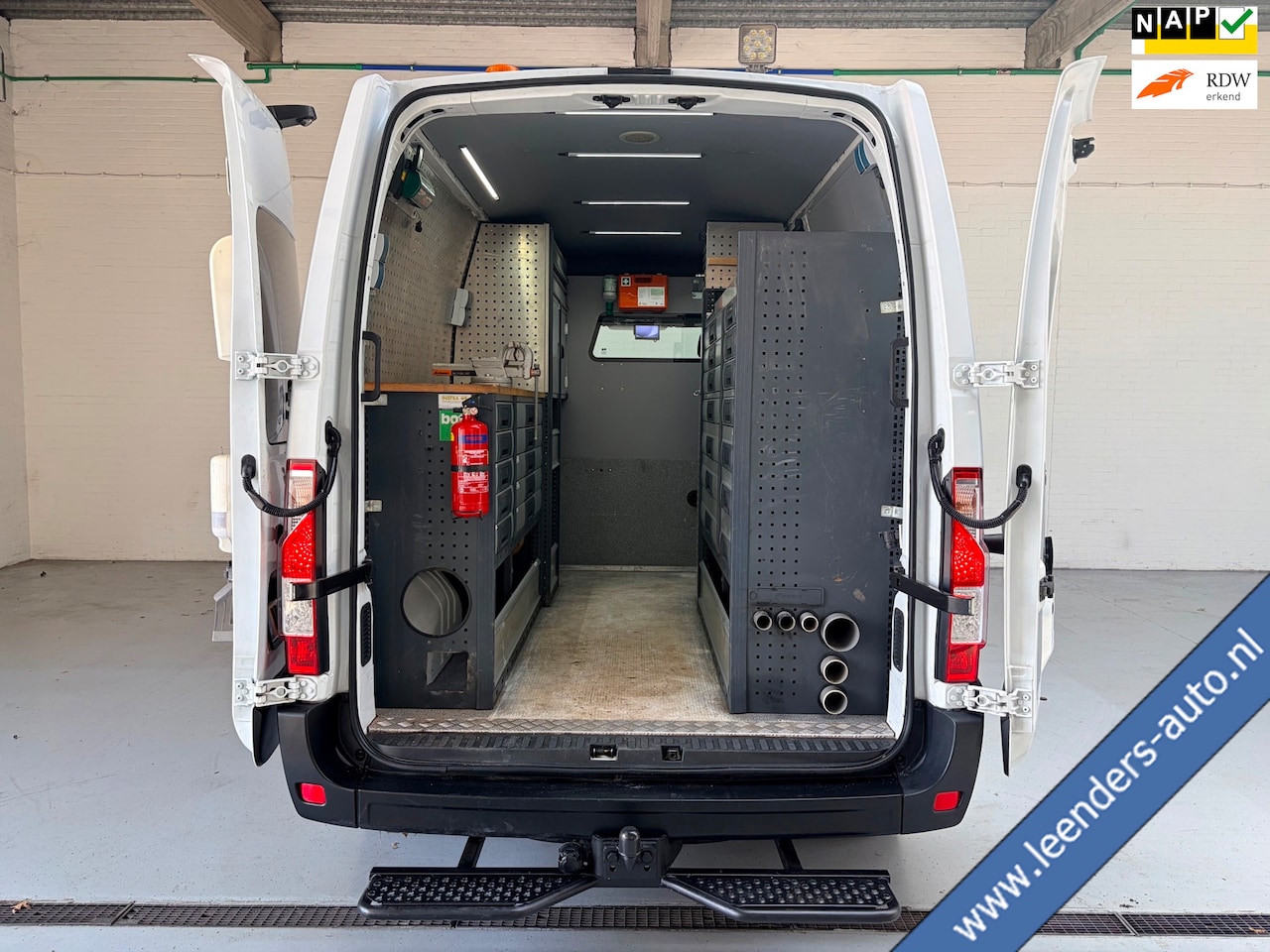 Renault Master - Servicewagen T35 2.3 dCi 145pk euro6 L2H2 BOTT Inrichting, Victron omvormer, Standkachel, - AutoWereld.nl