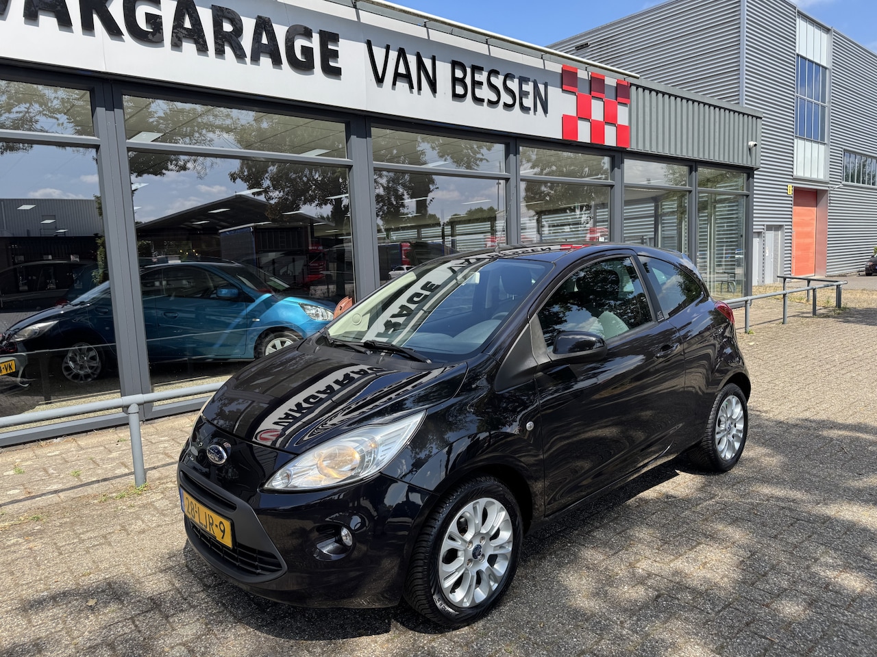 Ford Ka - 1.2 Couture First Edition AIRCO-CV-LM-PDC - AutoWereld.nl