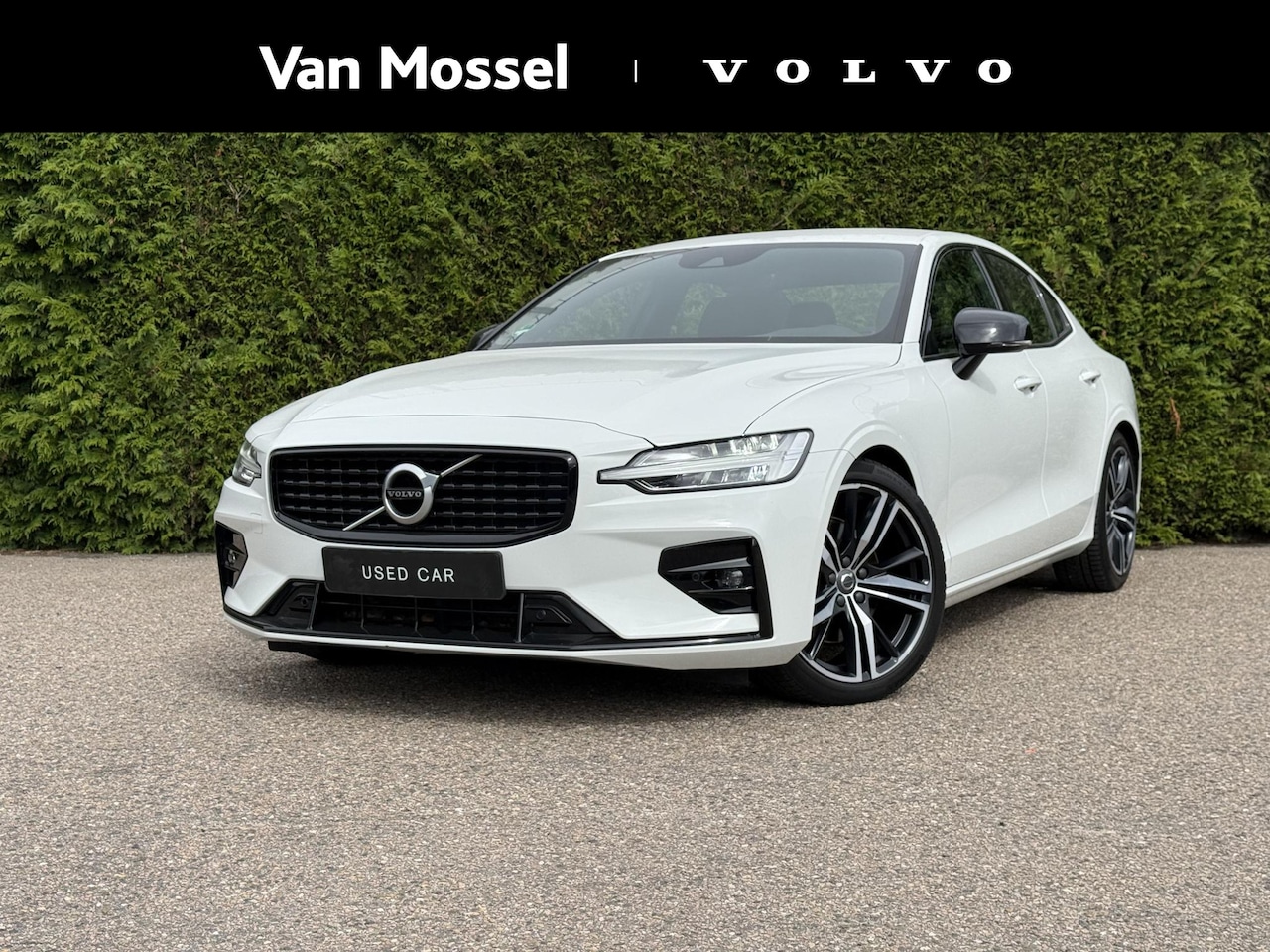 Volvo S60 - B3 R-Design | Blis | Keyless | Trekhaak | AppleCarplay | Elektrische stoelen | Parkeer cam - AutoWereld.nl