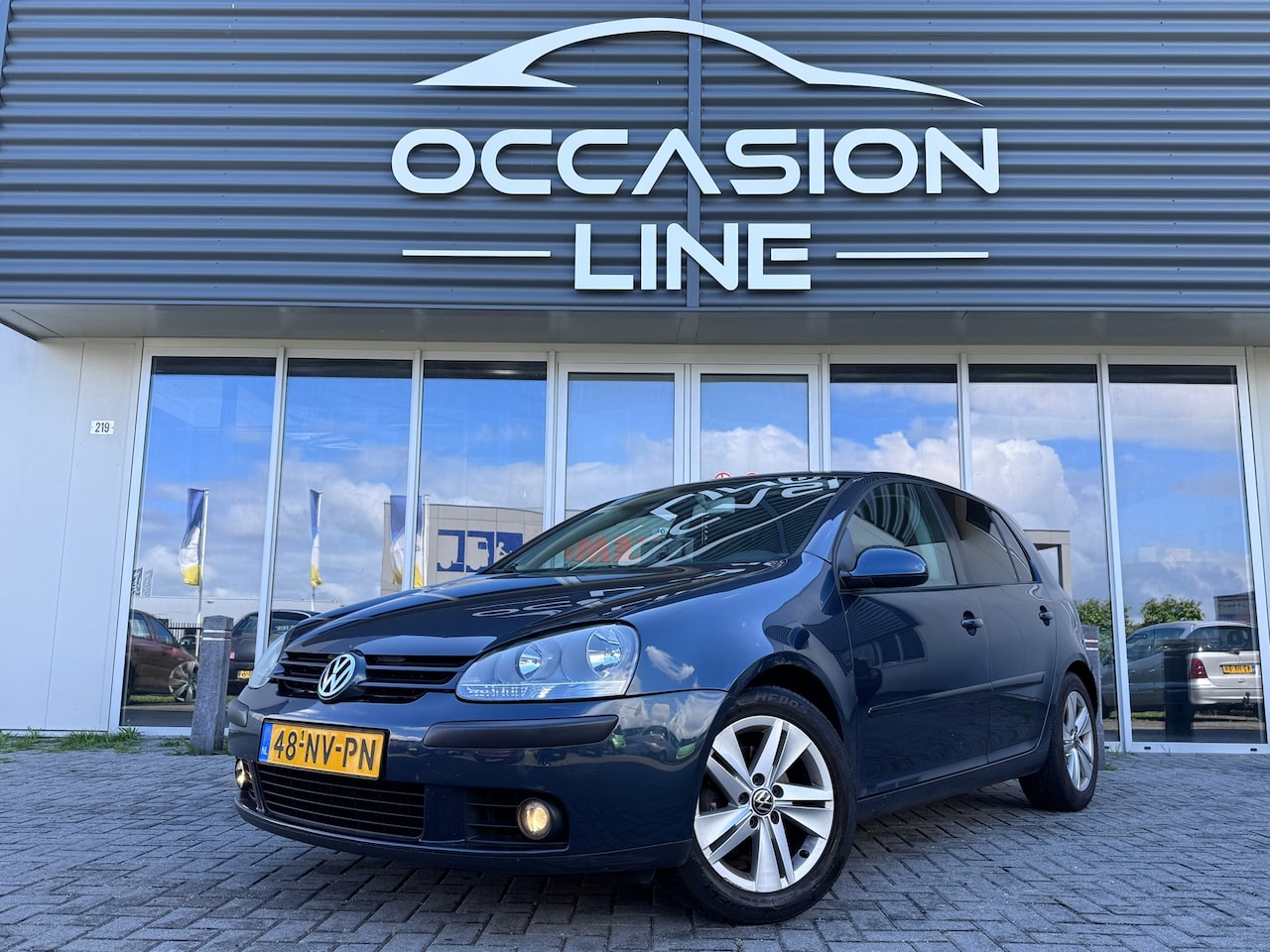 Volkswagen Golf - 1.6 FSI Sportline | Carplay | Airco | Nette Staat - AutoWereld.nl