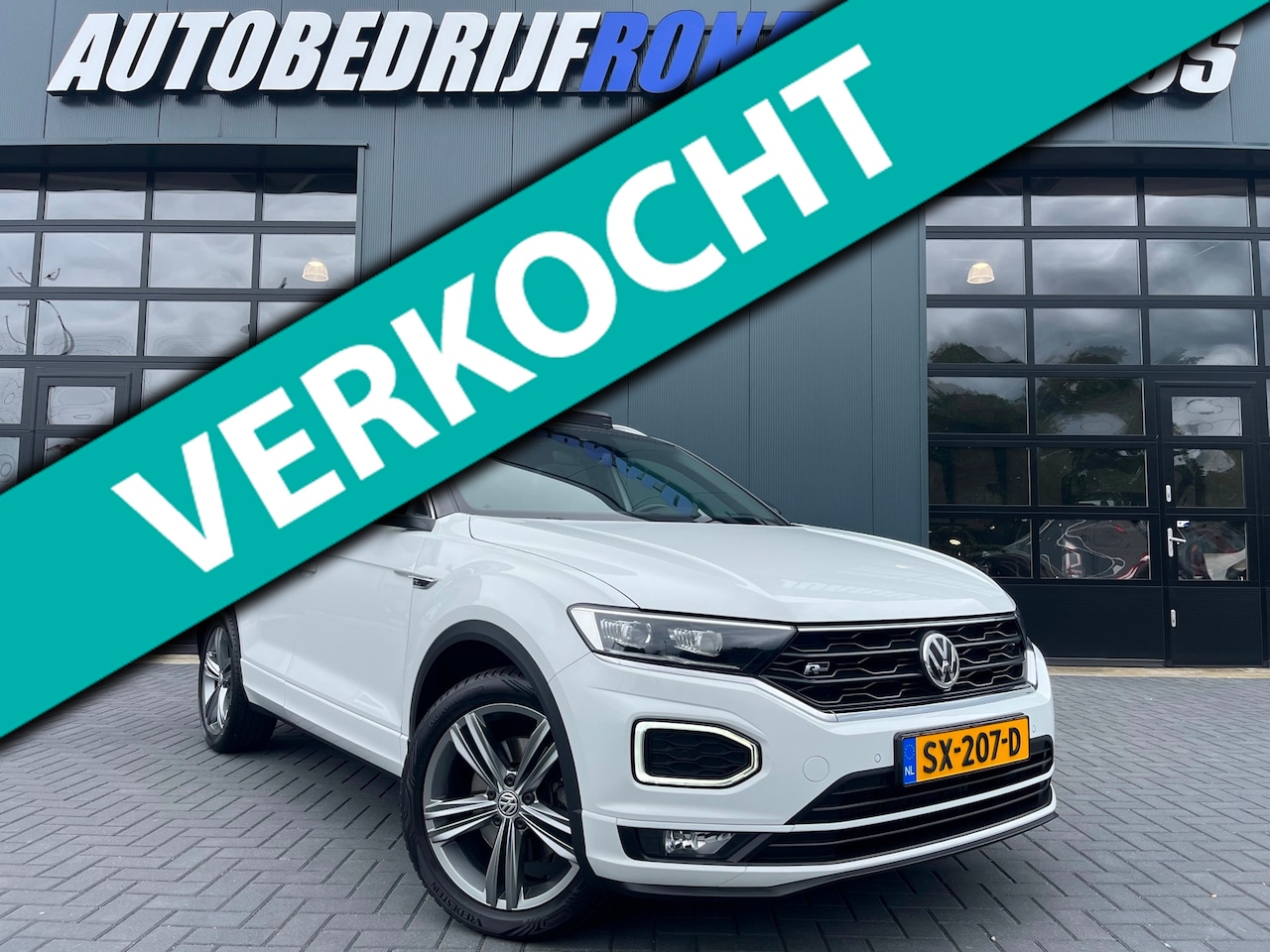 Volkswagen T-Roc - 1.5 TSI Sport R-Line NL.Auto/Virtual Cockpit/Panoramadak/Alcantara/Camera/2De Eigenaar - AutoWereld.nl