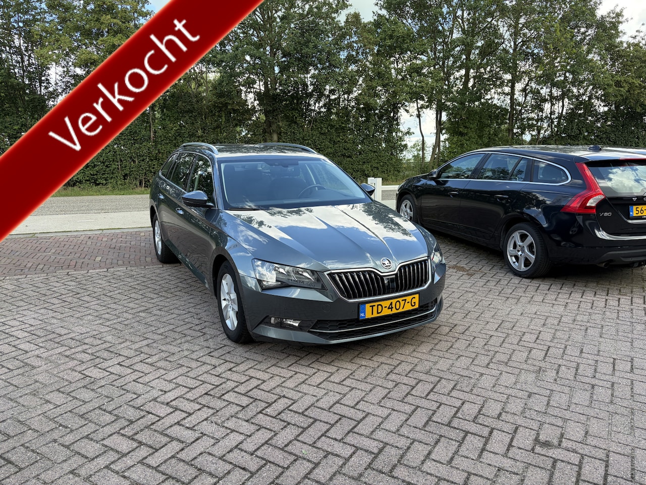 Skoda Superb Combi - 1.4 TSI Ambition TREKHAAK NAVI CARPLAY CLIMA - AutoWereld.nl