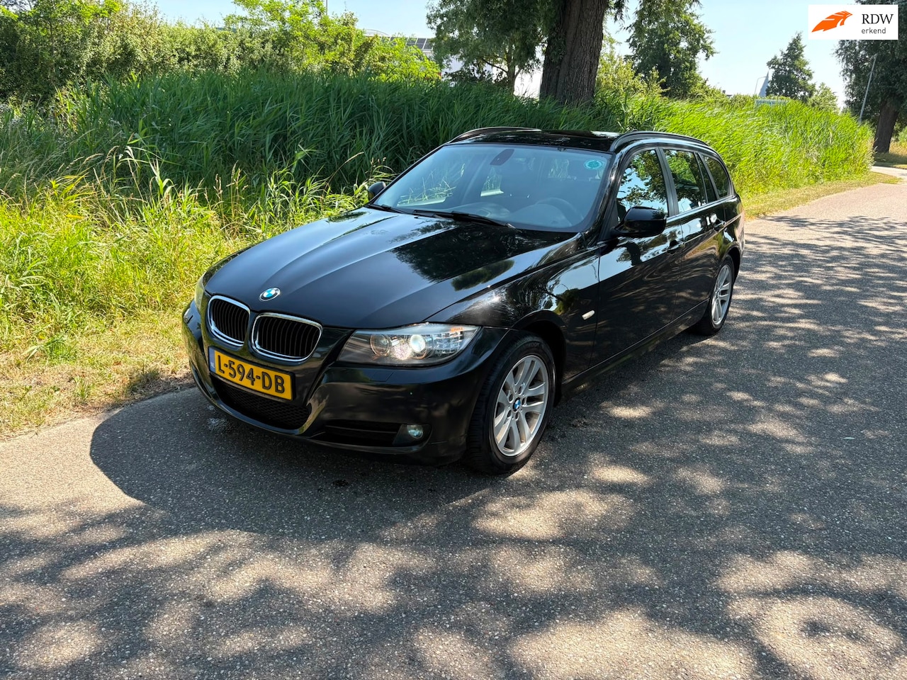 BMW 3-serie Touring - 320i High Executive 1e Eigenaar Schuif Kanteldak Navi Pdc Voor En Achter Airco Cruise - AutoWereld.nl
