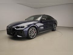 BMW i4 - Grand Coupe M60 | M-Sportpakket | Leder | HUD | Active cruise | Sportstoelen | Trekhaak |