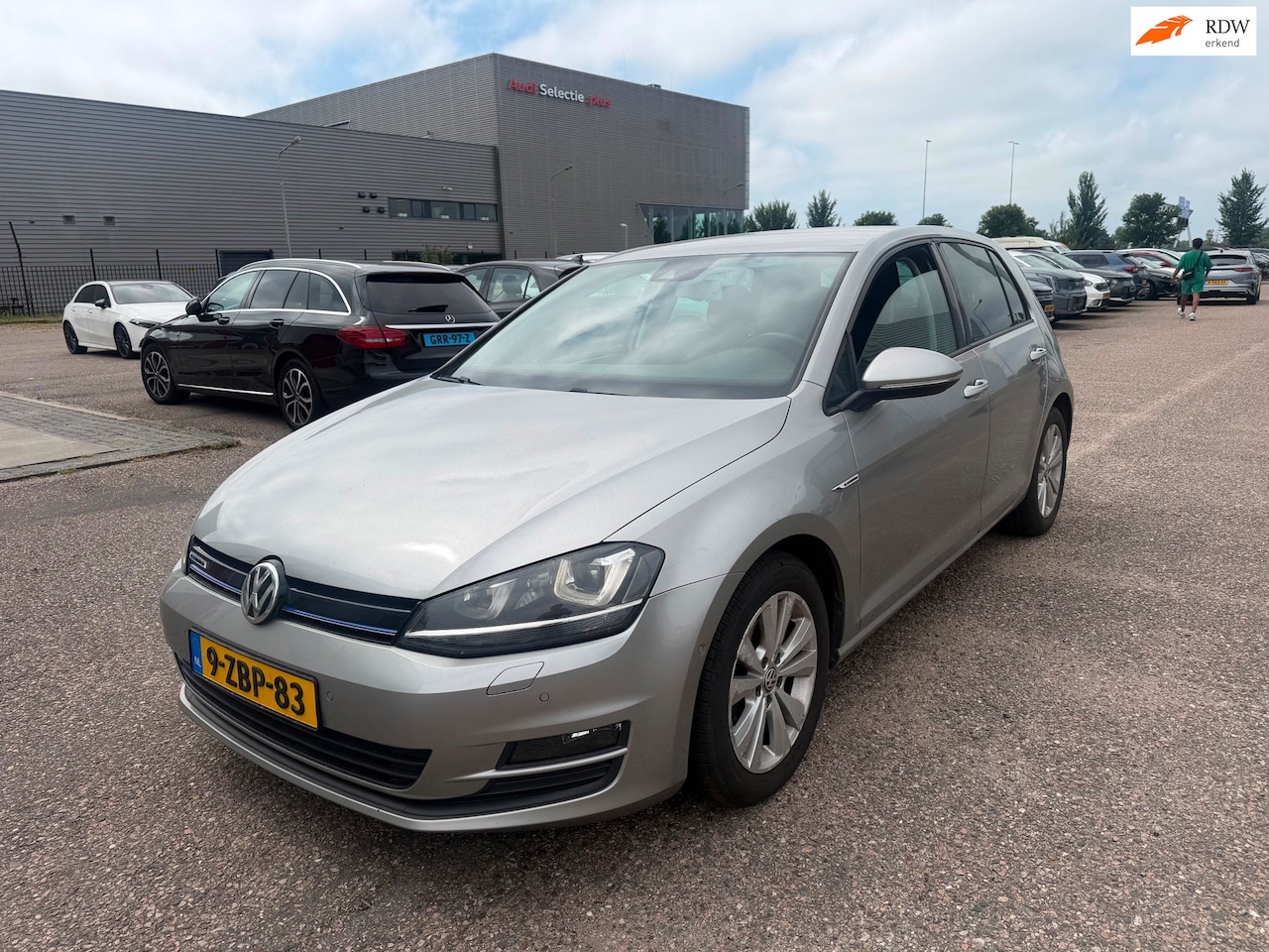 Volkswagen Golf - 1.6 TDI Highline 5drs. Navi Camera Cruise Clima - AutoWereld.nl
